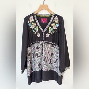 Johnny Was silk embroidered top , sz large